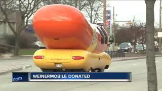 Vintage Wienermobile donated to Wisconsin museum