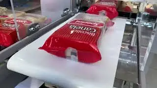 MÁQUINA EMBALADORA FLOW PACK CSD 200 FC EMBALANDO BISCOITO 7 CAPAS!