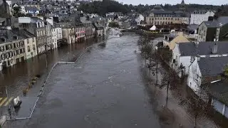 Crues : les quais du centre-ville de Quimperlé (Finistère) toujours inondés | AFP Images