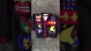 The Eagle's Eye boys Coat of Arms Sweater Sz S (4-5)