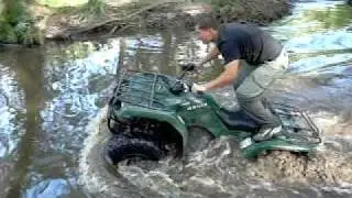 yamaha bruin 350 2x4 mudding at rancho. vit