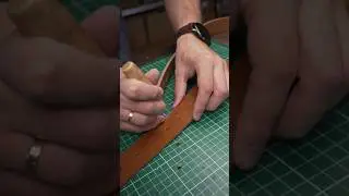 Our little secret about even gaps between belt holes. 🤫 #thebakli #belt #leathercraft