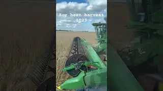 MIDWEST SOYBEAN HARVEST! #john deer # combine #soybeans
