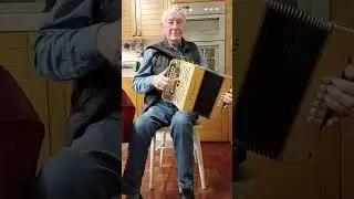 Jig Set: TRIP TO THE COTTAGE & THE RAMBLING PITCHFORK on button accordion