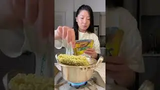 making rice cakes using rice paper 😯
