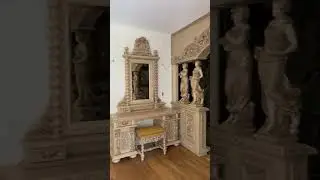 Rzeźbione meble do sypialni z łazienką w kr&oacute;lewskim apartamencie z widokiem na g&oacute;ry Sankt Moritz