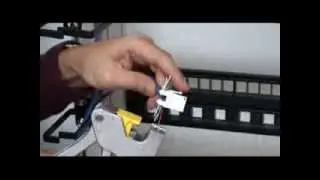 Быстрый монтаж розеточных модулей c помощью Q-Tool