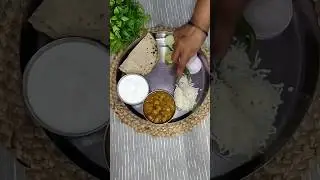 #shorts 😋Tasty lunch thali#youtubeshorts#ashortaday#youtubefeed#viral#lunchthali#newideas#desithali