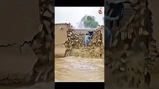 Tez Barish Se Kache Ghar Gir Gae😭😭. #rain #floodinpakistan #viral