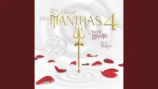 Om Ah Houng Benza Guru Pema Siddhi Houng (feat. Lily Jung)