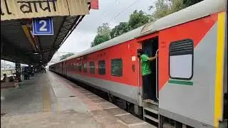BRC WAP-5 with the train number 22932 Jaisalmer Mumbai Bandra Terminus SF Express arrives at Vapi. 