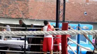 TKO in the first round by bodyshot(Технический нокаут в первом раунде)