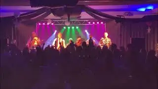 The Chain - Eagles & Fleetwood Mac Live at The Woodvale
