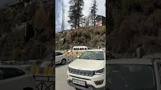 Manali Mall Road Parking 100 rs per 3 hours and 20 rs per hour after 3 hours