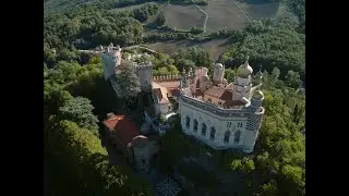 Rocchetta Mattei ripresa da DRONE  DJI MINI2 4k  Immagini aeree. Emilia - Romagna - posti da vedere.