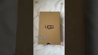 The @ugg scuffette slippers are the ultimate Christmas gift 🎄 ⁣📸 peachesandcre3m via TikTok⁣