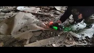 Радиоуправляемый монстр джип дрифт в заброшенном гараже