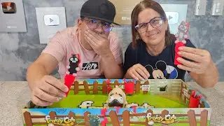 BATALHA DE CACHORRO E GATOS NA ARENA!