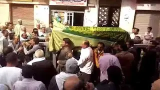 جنازة ترفض الدخول الى المسجد لسيدة والسبب صادم سبحان الله