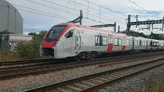 231009 on the 3Q52 Swindon to Cardiff Central departs Swindon, 23rd August 2022