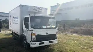 5000kgs SINOTRUK HOWO refrigerated truck for Uganda, Whatsapp: +86 13329899995