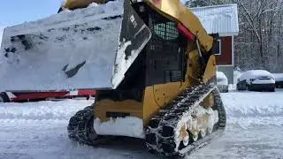 Skid vs Tractor Snow Removal with Cat 259B3 and John Deere 3039R