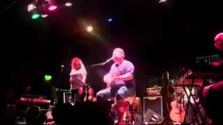Eliot Kennedy and Tracy Davis perform 'When You're Gone'