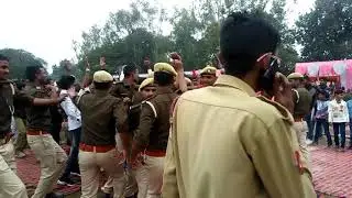 #up #police dance video  pasing out 👌👌👌