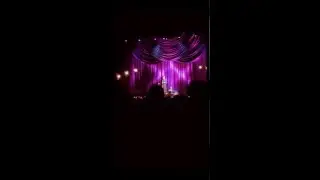 Jewel yodeling at the Sunrise Theater