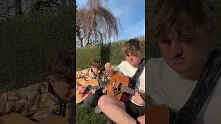 Why does Sam fender hate this riff? #samfender #armslength #acousticguitar #guitarmusic #acoustic