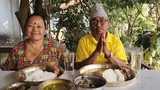कुखुराको कर्जिमर्जी कोदोको ढिँडो भात आलु र गुन्द्रुक को झोल साथमापानी Bhola Shiba Mukbang 