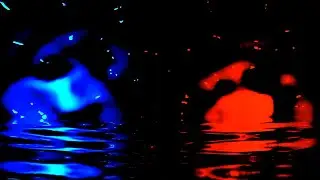 🎬 4K &ndash; Abstract Liquid Reflection in Blue and Red | Psychedelic Loop (No Audio)