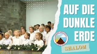 AUF DIE DUNKLE ERDE