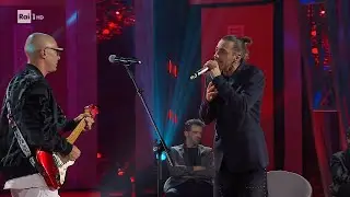 Matteo Amantia con Alex Britti canta 