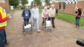 Jong en oud doen mee aan Rollator race in Almkerk - Altena TV