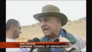 Tombs of pyramid builders uncovered
