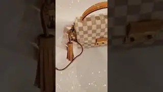 Louis Vuitton Croisette Damier Azur Cross Body Bag. #louisvuitton #croisette #crossbodybag #designer