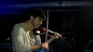 Pablo Navarro Violín y Mickey Pavon DJ