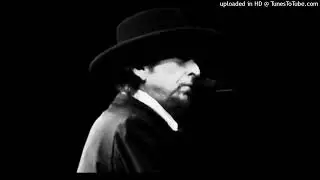 Bob Dylan live , It's Alright, Ma (I'm Only Bleeding) Worcester 2002