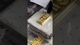 Stamping gold bars is very simple.