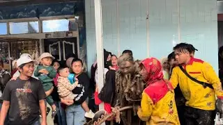 EMPAT KUDA LUMPING DI GUYUR HUJAN !! SENI BENJANG MEKAR BUDAYA LIVE CANDI PASIR LETIK