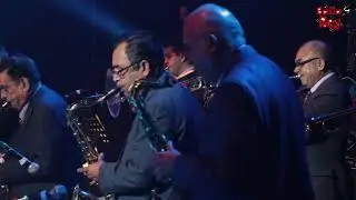 Mirando a las muchachas | Orquesta de Carlos Campos | Teatro Metropólitan