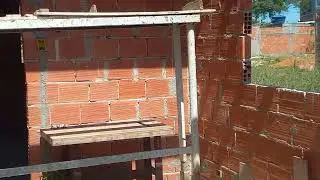 Mais um dia de trabalho  na obra 