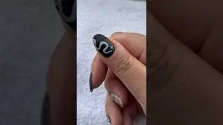 How to apply Dashing Diva nail stickers | Easy Valentine&rsquo;s Day nails 💌💘 #nailstickers #dashingdiva