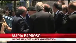 Mário Soares emocionado no último adeus a Maria Barroso