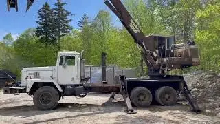 Barko 200D Log Loader