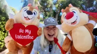 !NEW! Disneyland Valentine&rsquo;s Day Merch Is HERE! First Trip In 2026 | Crowds & Wait Time CheckIns