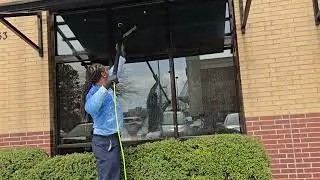 How to clean store front windows with a waterfed pole!#whistlekleanpressurewashing#windowcleaning