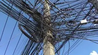 Why overhead electric cables are made of aluminum and not copper? 🔌