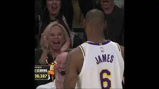 LeBron had her in a trance 🤣